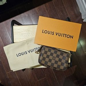 Louis Vuitton Mini Pochette
